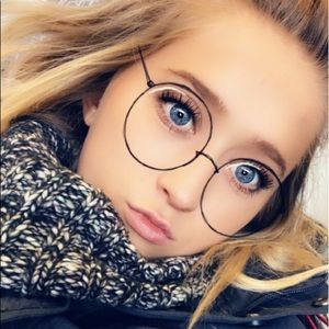 Meet your Posher, Sierra